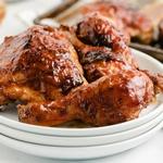 Teriyaki-Schweinefleisch und gegrilltes BBQ-Hähnchen