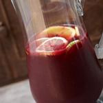 Sangria mit scharfer Soße