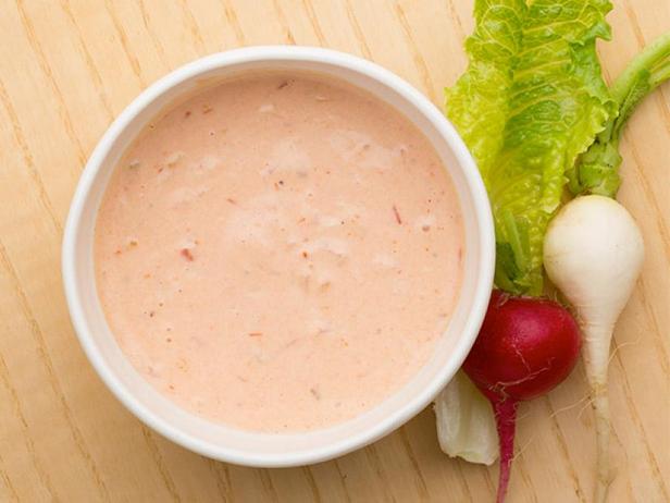 Wie man Thousand-Island-Dressing zubereitet