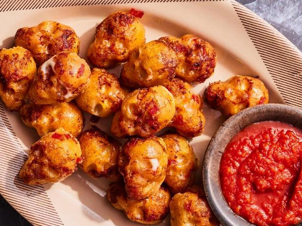 Pepperoni Pizza Aromalı "Parçacıklar" Mezesi Nasıl Yapılır?