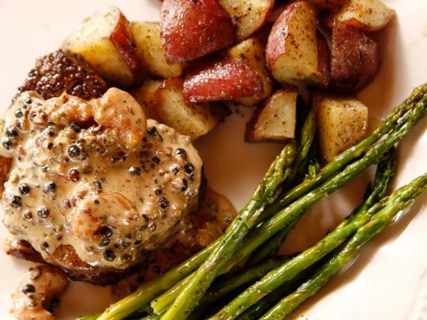 Zubereitung - Filet Mignon mit Garnelen und schwarzer Pfeffersauce