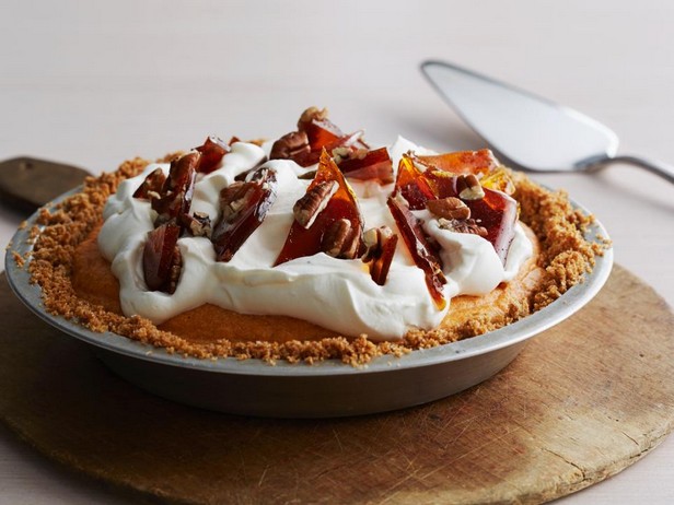 Kürbis-Chiffon-Kuchen mit Pekannuss-Topping
