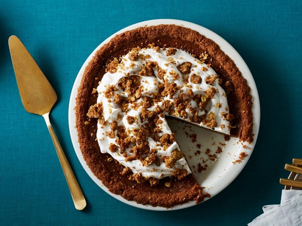 Kürbiskuchen mit Zimtglasur und Graham-Cracker-Boden