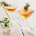 Rob Roy Holunderbeeren-Cocktail