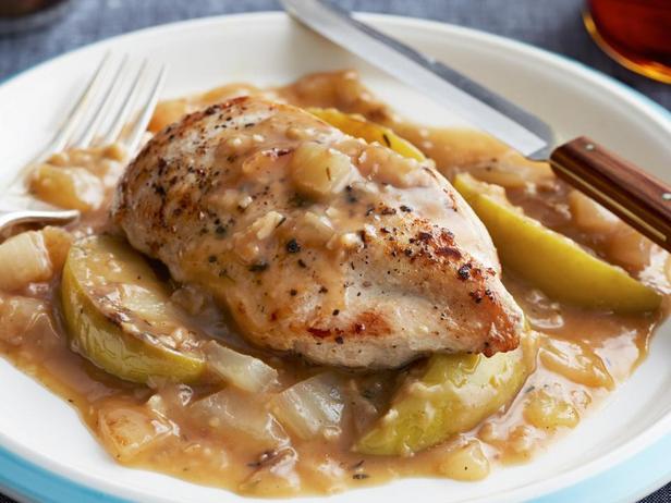 Zubereitung - Hähnchenbrust mit Äpfeln in der Pfanne