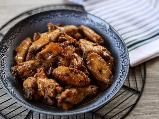 Zubereitung - BBQ-Hähnchenflügel mit Limetten-Tequila-Sauce