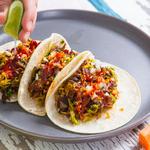 Taco mit Rinderrippchen nach koreanischer Art