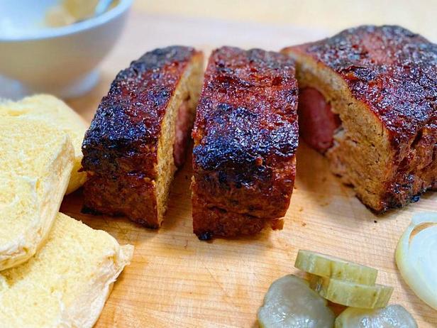 So bereiten Sie Hackbraten „aus dem zu, was Sie da haben“ mit geröstetem Knoblauch zu