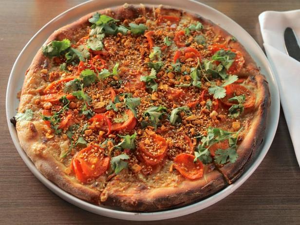Havuçlu, Dukkahlı ve Soğanlı Soubise Pizza Nasıl Yapılır?