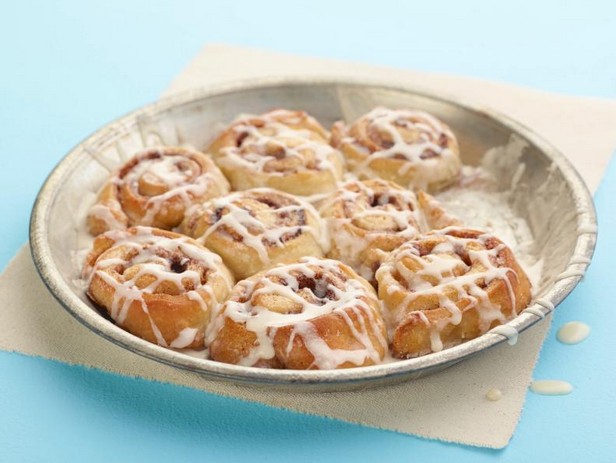 Zimtschnecken mit Kaffee-Ahorn-Glasur