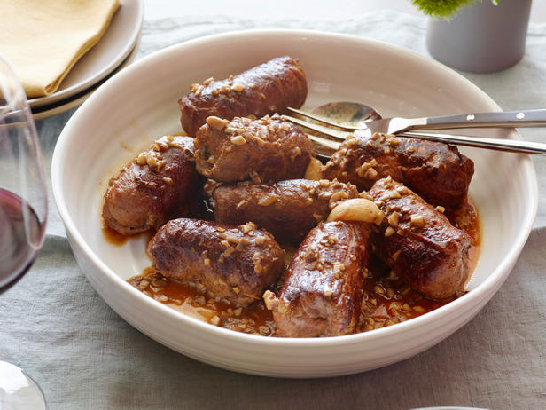 Wie man Braciole zubereitet – gebratene Rindfleischröllchen