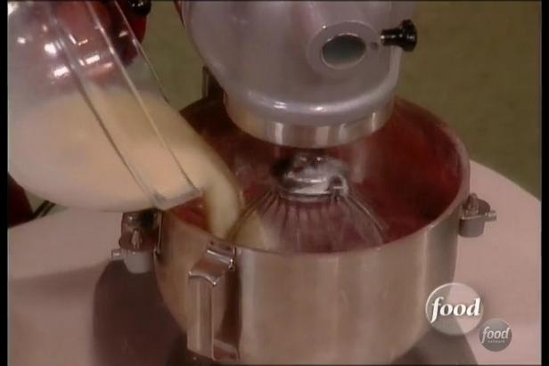 Mini cupcake al cioccolato a forma di albero di Natale, morbidi e umidi