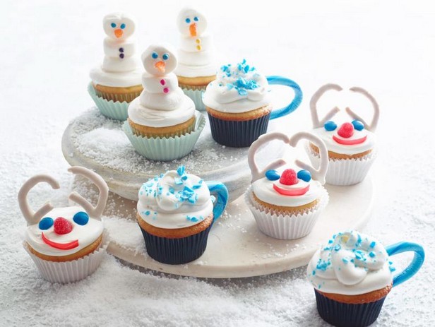 Kremalı ve marshmallowlu yılbaşı kekleri