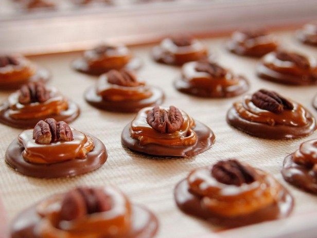 Schokoladen-, Toffee- und Brezelbonbons