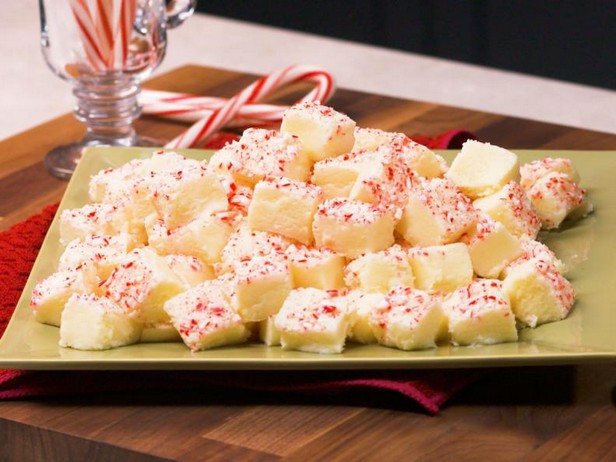 Weiße Schokoladentoffee mit Minzbonbons