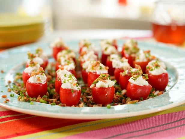 Gefüllte Tomaten mit Blauschimmelkäse