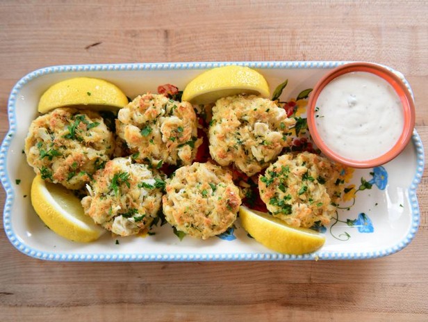 Krabbenküchlein mit Remoulade aus 5 Zutaten