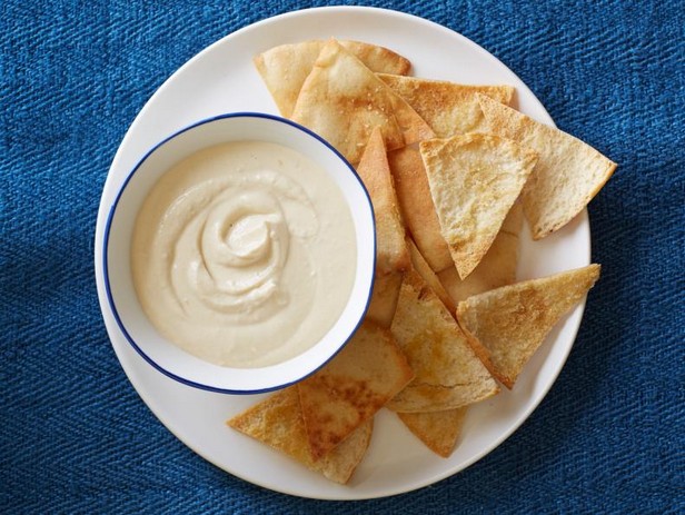 Joghurt-Dip mit Hummus