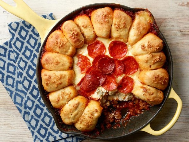 Brotring mit Pizzasauce