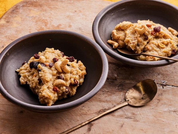 Süßer Reisbrei mit Mungbohnen „Sakkarai Pongal“ im Schnellkochtopf