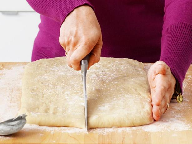 كعكات باركر هاوس بالخميرة مع الحليب