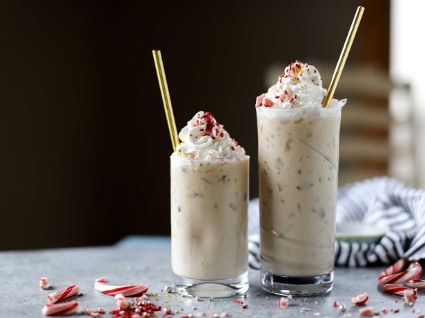 Zubereitung - Eisgekühlter weißer Schokoladen-Mochaccino