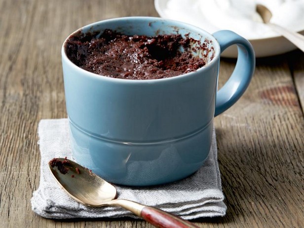 Schokoladenkuchen in einer Tasse