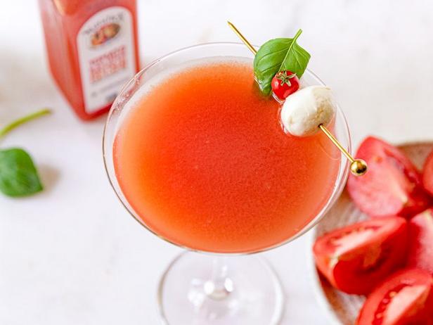 Wie man einen Tomaten-Martini zubereitet