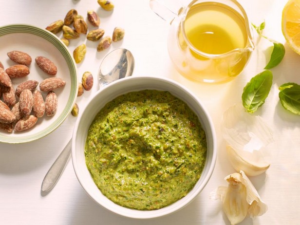 Basilikum-Pesto-Sauce