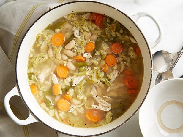 Hühnersuppe mit Klößen und Quinoa