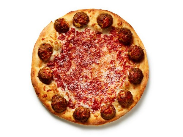 Pizza mit Fleischbällchen