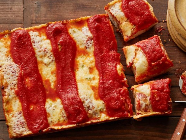 Detroit-Style-Pizza