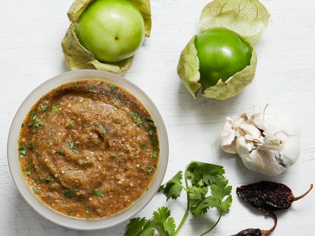 Salsa mit gerösteten Tomatillos