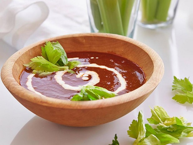 Bloody-Mary-Salsa mit Guajillo-Chilis