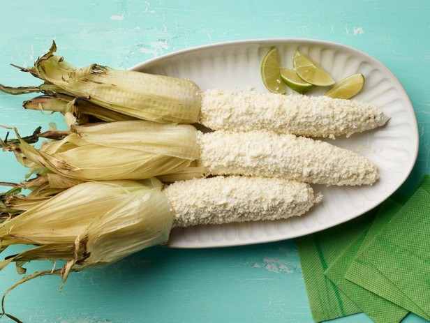 Elotes asados: الذرة المحمصة على الطريقة المكسيكية