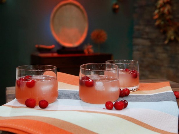 Cranberry-Punsch mit Limonade