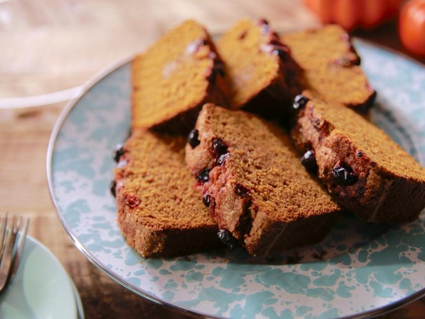 Kürbisbrot mit Preiselbeeren