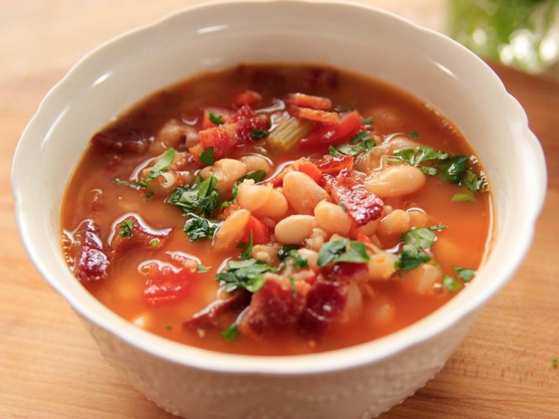 Bohnensuppe mit Speck