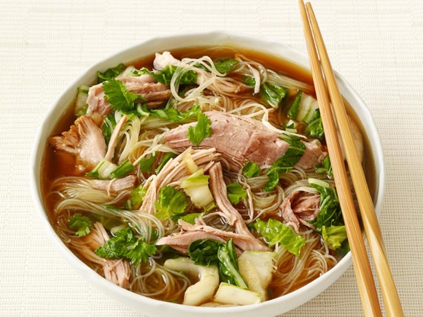Schweinefleisch-Nudelsuppe aus dem Schongarer