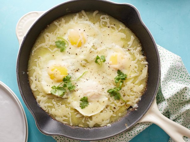 Gebackene Eier mit Salsa Verde