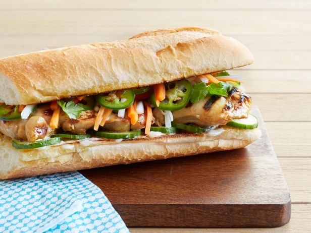 Vietnamesische Hähnchen-Grillsandwiches