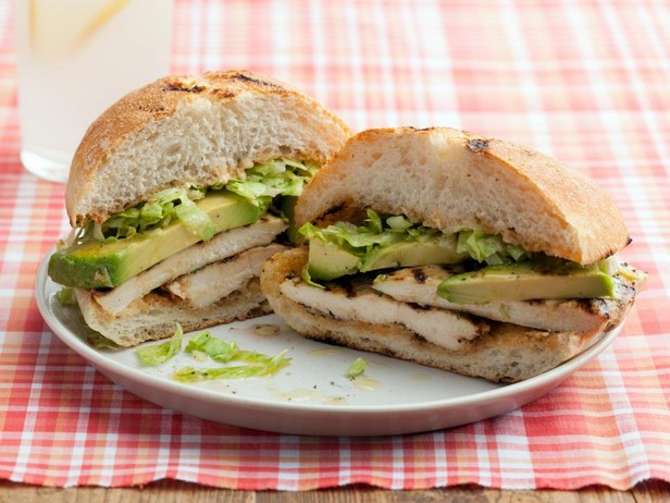 Pepito-Sandwich mit mariniertem Grillhähnchen