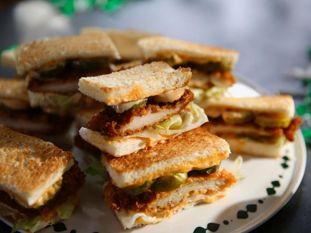 Frittierte Hähnchensandwiches mit Chipotle-Mayo