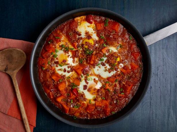 Zubereitung – Whole30-Frühstück mit Ei und Kartoffeln in der Pfanne