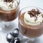 Schokoladenmousse mit Eigelb und Schlagsahne
