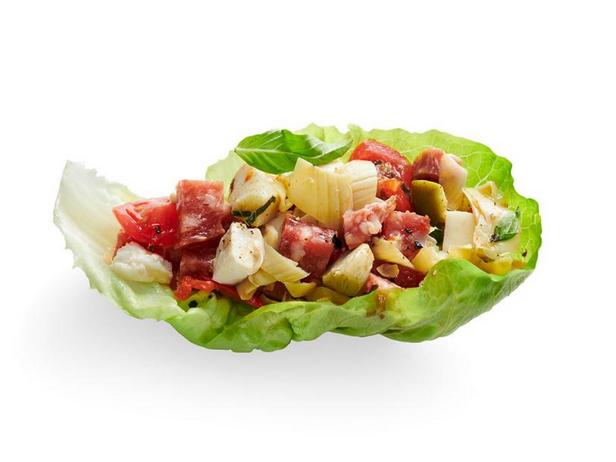 Zubereitung - Antipasti in Salatblättern