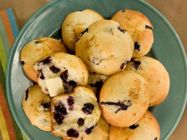 Wie man Blaubeer-Sauerrahm-Muffins zubereitet