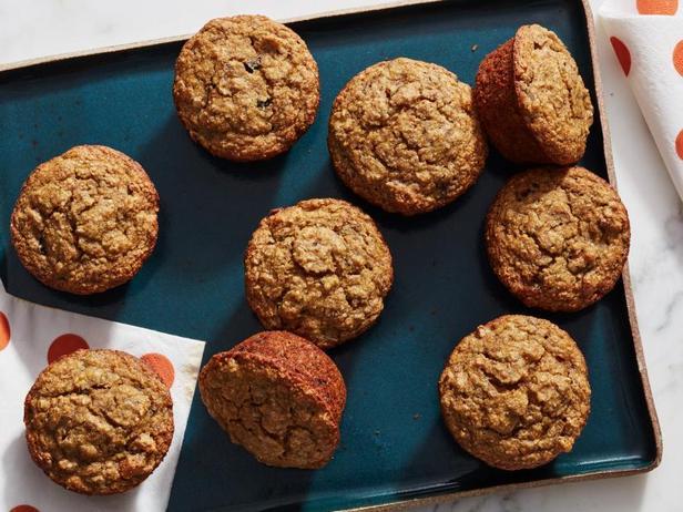 So backen Sie gesunde Apfel-Bananen-Frühstücksmuffins