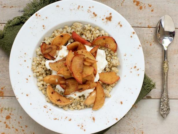 Zubereitung - Sorghum-Bowl mit Joghurt und gewürzten Äpfeln