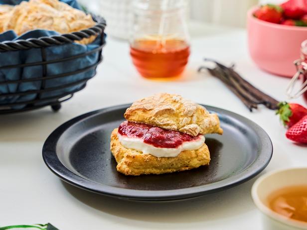 Wie man Erdbeerkuchen zubereitet